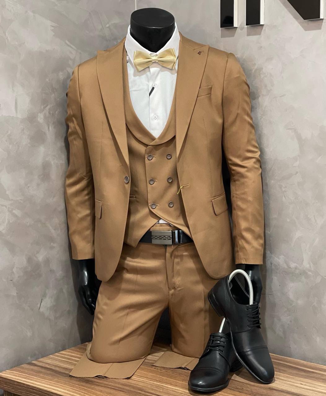 Odijelo u kompletu (sako, hlače, prsluk) O014