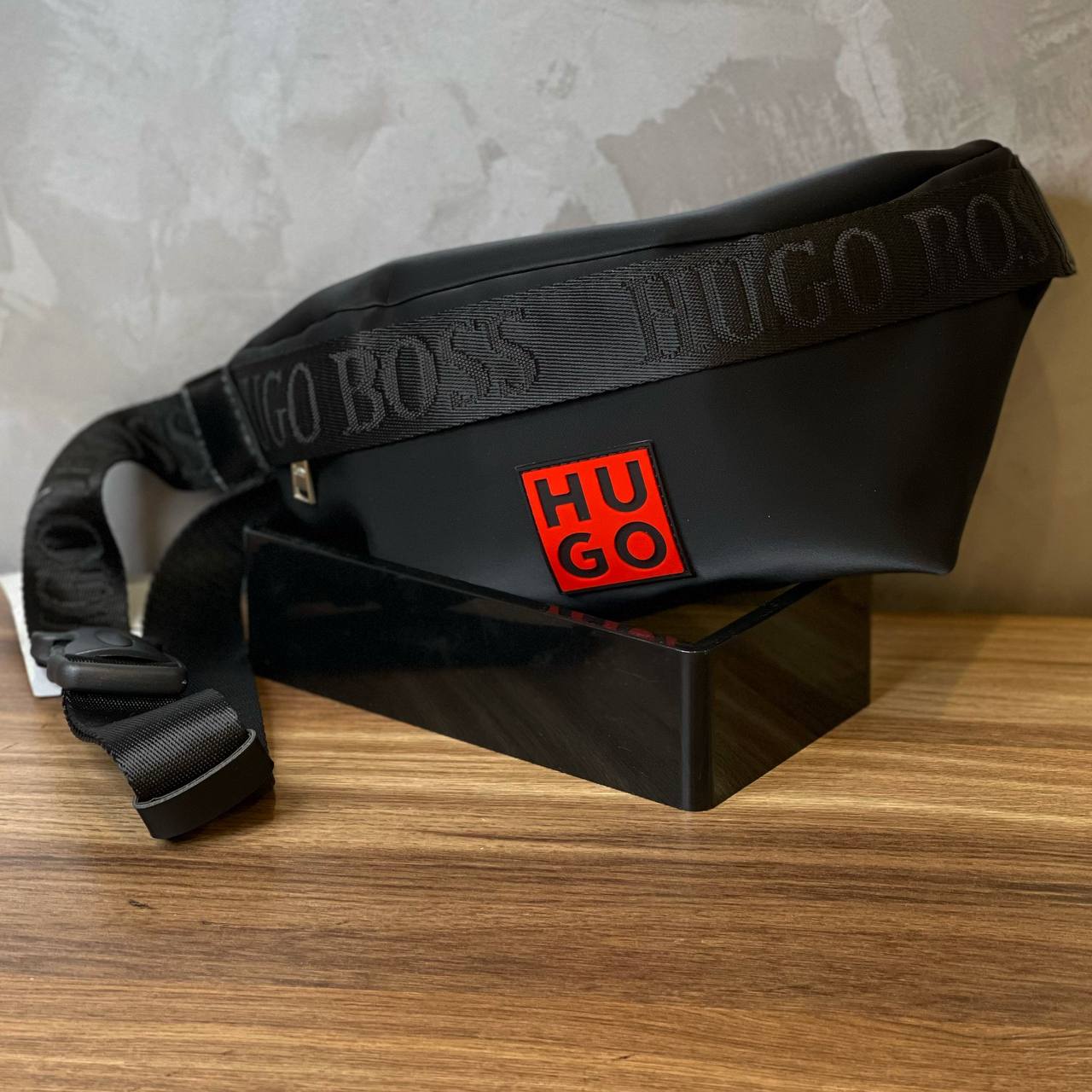 Hugo Boss muška torbica HB01