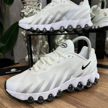 Muške patike Nike sa zakrivljenim prugama – bijela, veličine 41–46